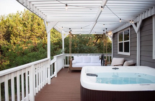 Canyon Lake Cottage | 10mins to Lake, River, Wimberley, & Whitewater Amp
