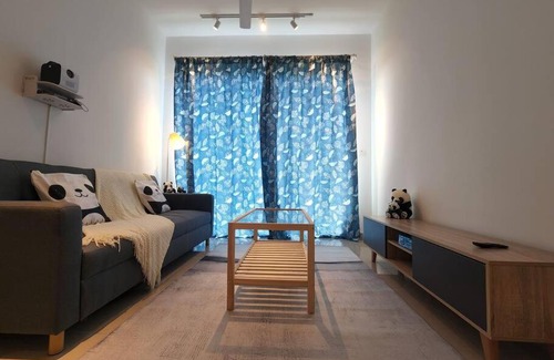 Shah Alam Apartment | 10pax Cinema Themehouse 3B2R with pool sauna atari games,wifi