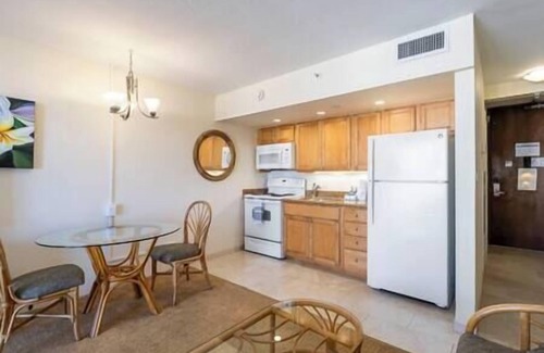 Kahana Apartment | 10th floor partial ocean view studio @ Royal Kahana Resortnn