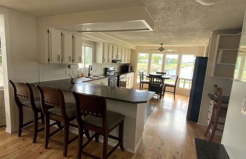 Stokes Bay House | #11 - 5 Minute Drive to the Beach! Perfect for a family getaway!