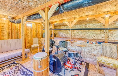 Cascadel Woods House | 11 Acre Mountain Spirit Retreat