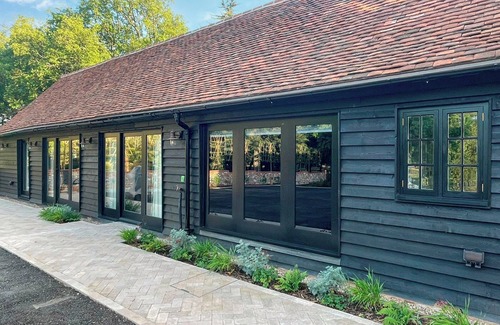 Great Saling Cottage | 11 bedroom accommodation in Stebbing