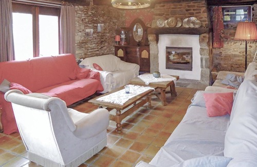 Walk House | 11 bedroom nice home in Waimes