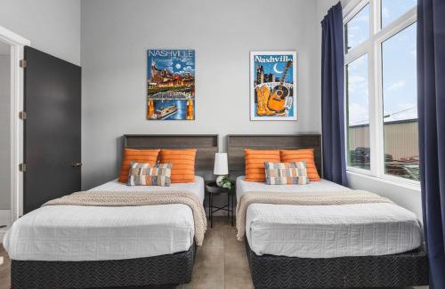 Nashville House | 11 Beds 4 Bedrooms 4 Baths with a Rooftop Deck and Garage