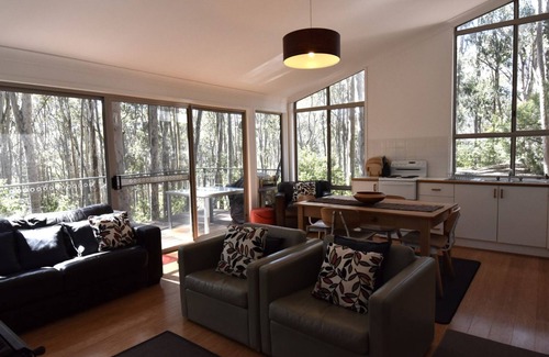 Barragga Bay House | 11 Burrawong Place - Bushland Haven