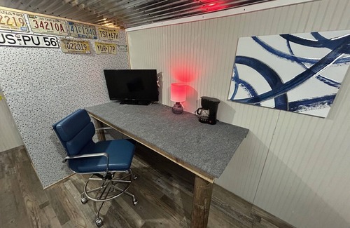 Northern Cabin | #11 - Digital Nomad Cabin on the river overlooking a lake with workstation