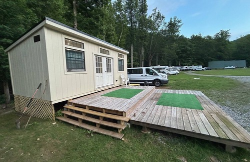 Northern Cabin | #11 - Digital Nomad Cabin on the river overlooking a lake with workstation