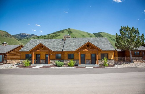 Afton Condo | 11) Double Queen Condo with kitchenette - The Mountain Inn