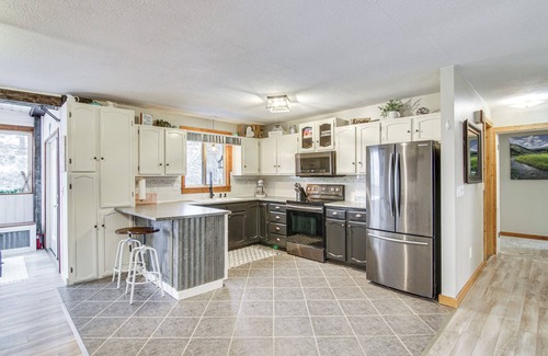 Bozeman House | 11 Mi to Bozeman: Family Home w/Movie Room!