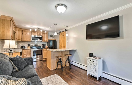 Creighton Apartment | 11 Mi to Denver Zoo: Lakewood Studio w/Fire Pit!