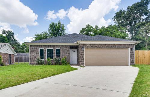 Northeast Houston House | 11 Mi to Dtwn Houston Family Home with Yard