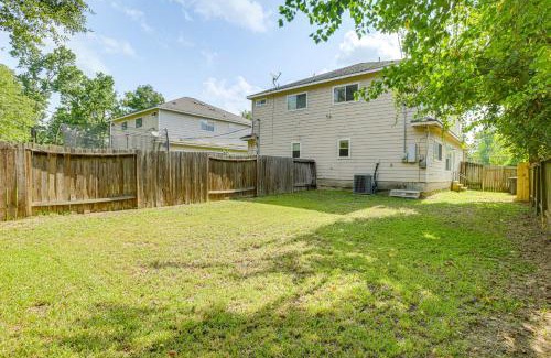 Northeast Houston House | 11 Mi to Dtwn Houston Pet-Friendly Home with Yard!