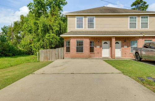 Northeast Houston House | 11 Mi to Dtwn Houston Pet-Friendly Home with Yard!
