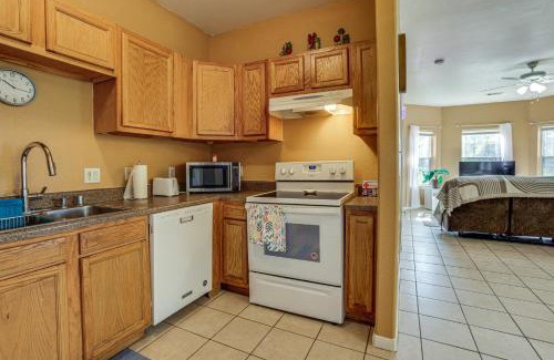 Northeast Houston House | 11 Mi to Dtwn Houston Pet-Friendly Home with Yard!