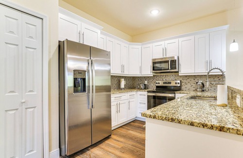 Lehigh Acres House | 11 Mi to Fort Myers River District: Suburban Haven