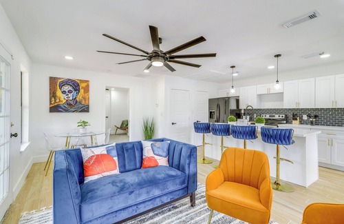 Hempstead House | 11 Mi to Golf: Home w/Fishing Pond in Hempstead