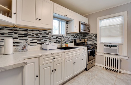 Teaneck House | 11 Mi to Manhattan: Pet-Friendly Duplex w/Yard!