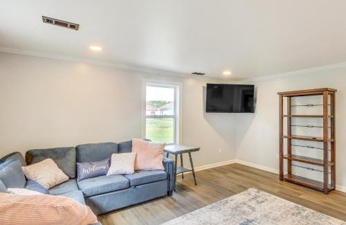 Holt House | 11 Mi to Smithville Lake Private Home Near Winery