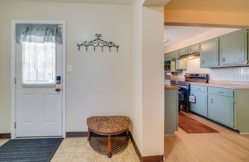 Bridgeport House | 11 Mi to UofL & Norton Hospital: Louisville Home