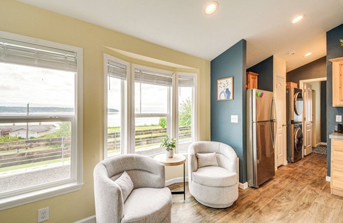 Port Hadlock Cottage | 11 Mi to Port Townsend Ferry: Cottage w/View!