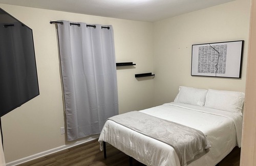 Greensboro House | 11 MINUTES TO PTI AIRPORT! CENTRAL LOCATION! NEWLY RENOVATED!