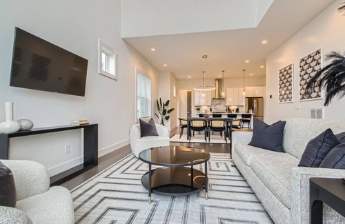 Berry Hill House | 11- Modern Retreat - The Music City Collection