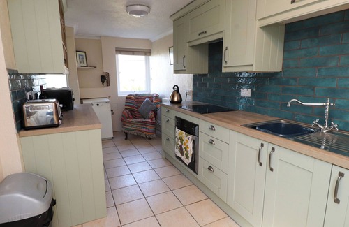 Elim Cottage | 11 PENYGROES, pet friendly, with a garden in Llanddeusant