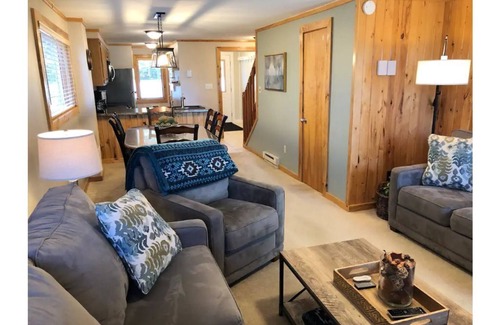Snowshoe Condo | 11 Powderidge, Snowshoe, WV - Slopeside Serenity