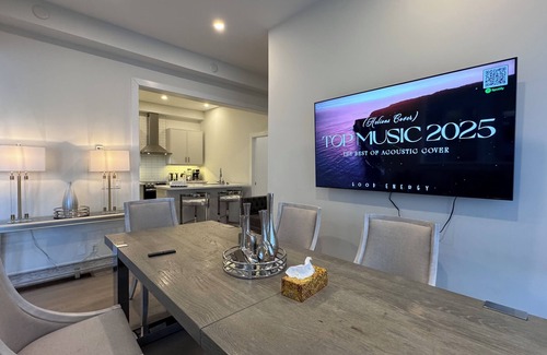 Markham House | 11 Queen Beds - French Style Detached House In Prestigious Angus Glen Markham