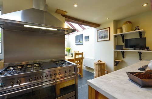 Buckland Monachorum Cottage | 11 THE VILLAGE, family friendly, country holiday cottage in Yelverton