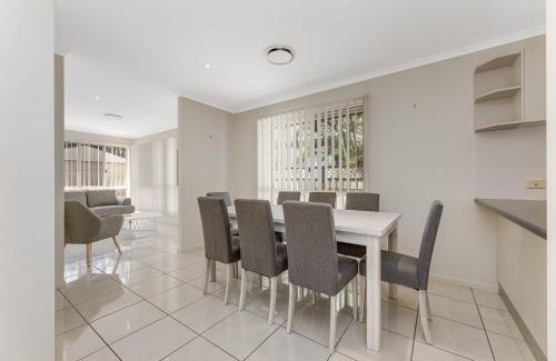 Golden Beach House | 11 Wills Avenue Golden Beach QLD