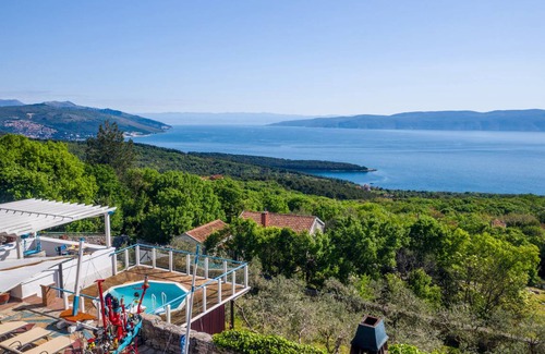 Crni House | 110 m² House ∙ 3 bedrooms ∙ 6 guests
