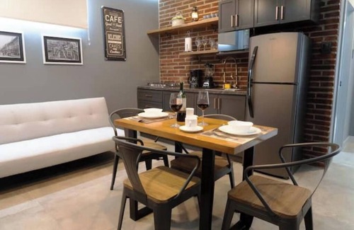Urdesa Apartment | 110-Praga Apts 3 people close to the US consulate