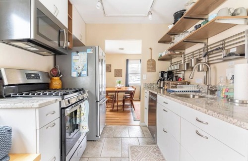 Ithaca House | 110 South! Beautiful Neighborhood 3 Bedroom