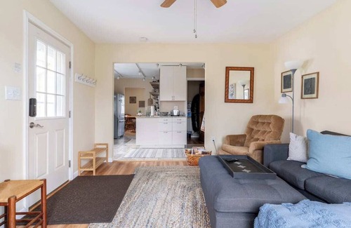 Ithaca House | 110 South! Beautiful Neighborhood 3 Bedroom