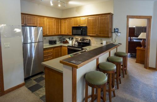 Salt Lake Mountain Resorts Apartment | 1102 - Two Bedroom Standard Eagle Springs West condo