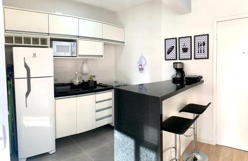 Bigorrilho Apartment | 1103- Apartamento Encantador, amplo e decorado, mobiliario moderno, cozinha completa com utensílios , Excelente vista da cidade e localização privelegiada no bairro Bigorrilho