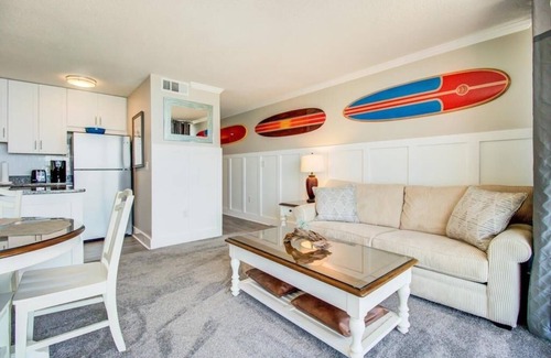 Wilmington Beach Condo | 1107 Surf's Up by Atlantic Towers