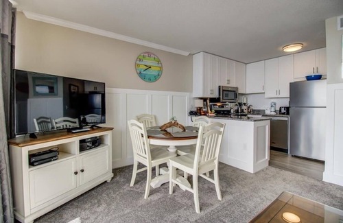 Wilmington Beach Condo | 1107 Surf's Up by Atlantic Towers