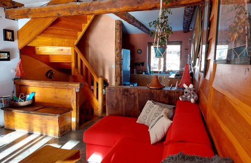 Saint-Martin-de-Queyrieres House | 110m² village house near ski resorts.