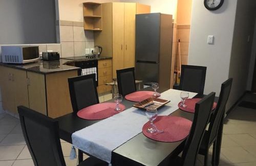 Kingsborough Apartment | 111 Lescalier Cabanas - Amanzimtoti