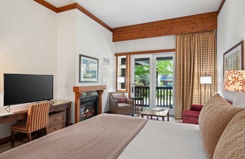 Stowe Area Cabin | 1116 Studio The Lodge At Spruce Peak Ski in in Ski out First floor