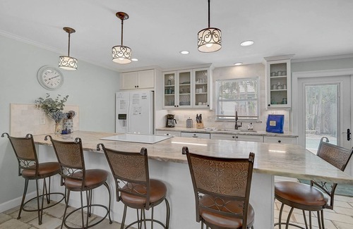 Siesta Key Village House | 112 Columbus Blvd
