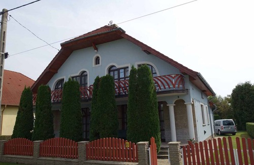 Balatonmariafurdo House | 112 m² House ∙ 3 bedrooms ∙ 8 guests