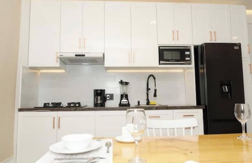 Urdesa Apartment | 112 - Prague Apts 5 pax Consulate USA Parking