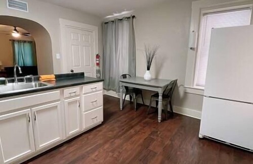 Dubuque Apartment | 1129#3/Ken’s place-cute/Free Parking