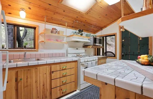 Glencoe Cabin | 114 acres! Wooded Serenity - Gold Camp Green Cabin