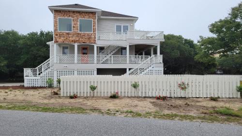 Tuckahoe House | 114 Sandbar, Private Pool, Short Walk to Beach
