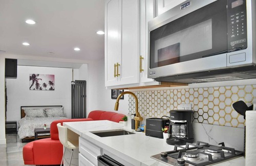 Santa Ana Apartment | 114D - Compact Studio - Couples Retreat