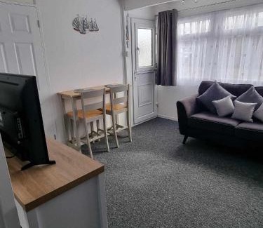 Great Yarmouth Ski Chalet | 115 Modern South Facing Chalet on Sunbeach in Scratby Near Great Yarmouth